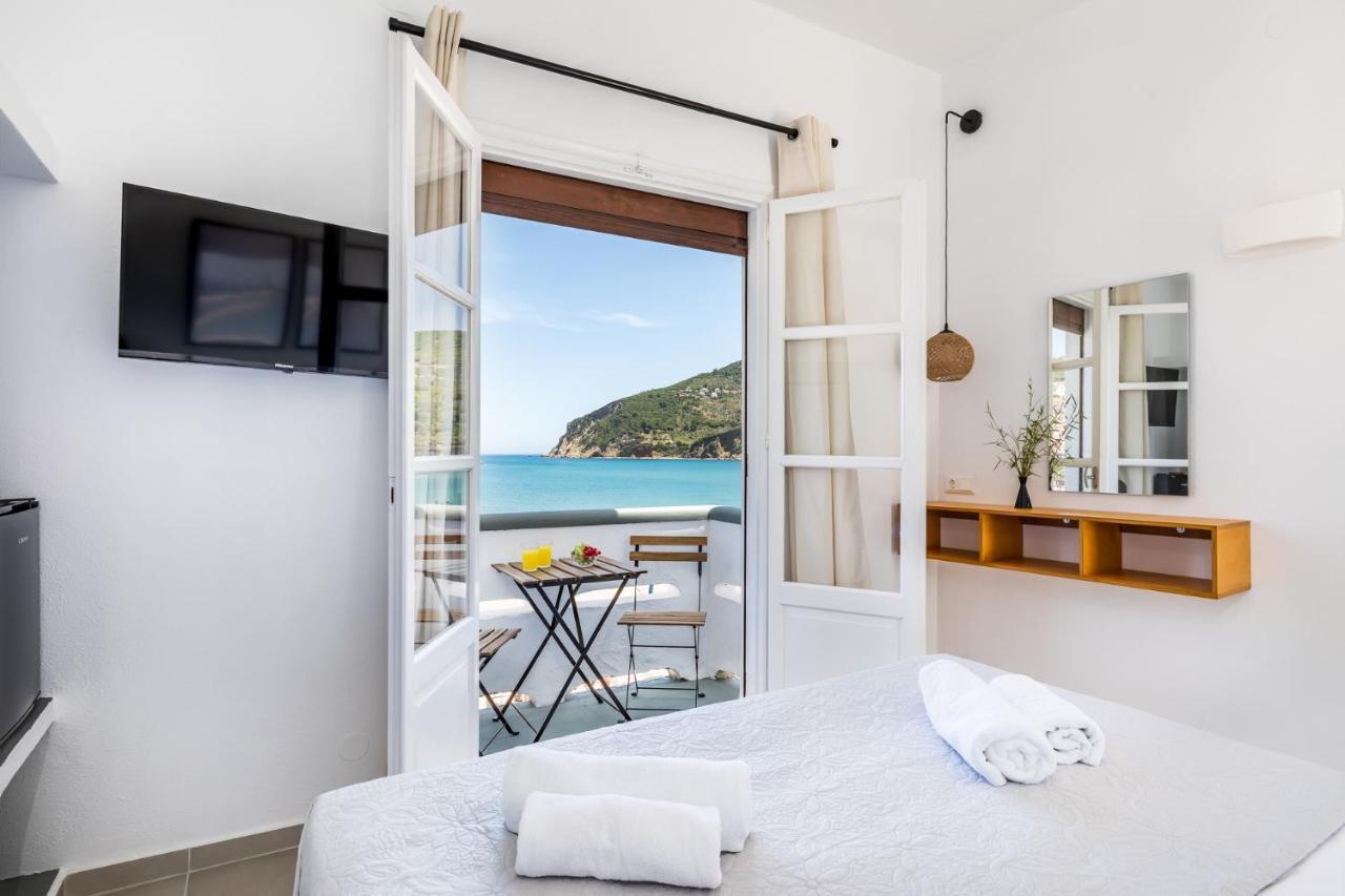 Uncle John'S Guesthouse Skopelos Dış mekan fotoğraf