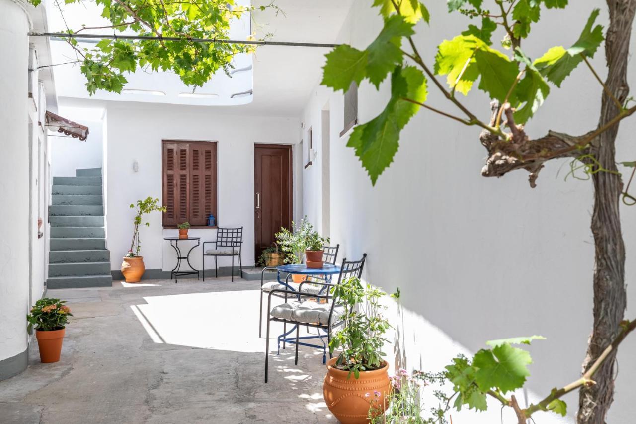 Uncle John'S Guesthouse Skopelos Dış mekan fotoğraf