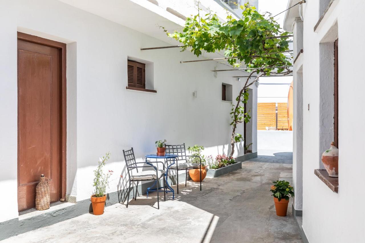 Uncle John'S Guesthouse Skopelos Dış mekan fotoğraf
